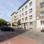 Retro Apartment Skawinska Cracow By Renters